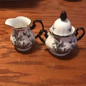 Elegant Black and White Creamer and Sugar Set